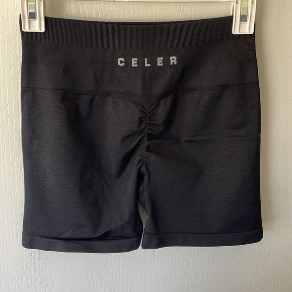 Celer scrunch workout shorts - Picture 2 of 2